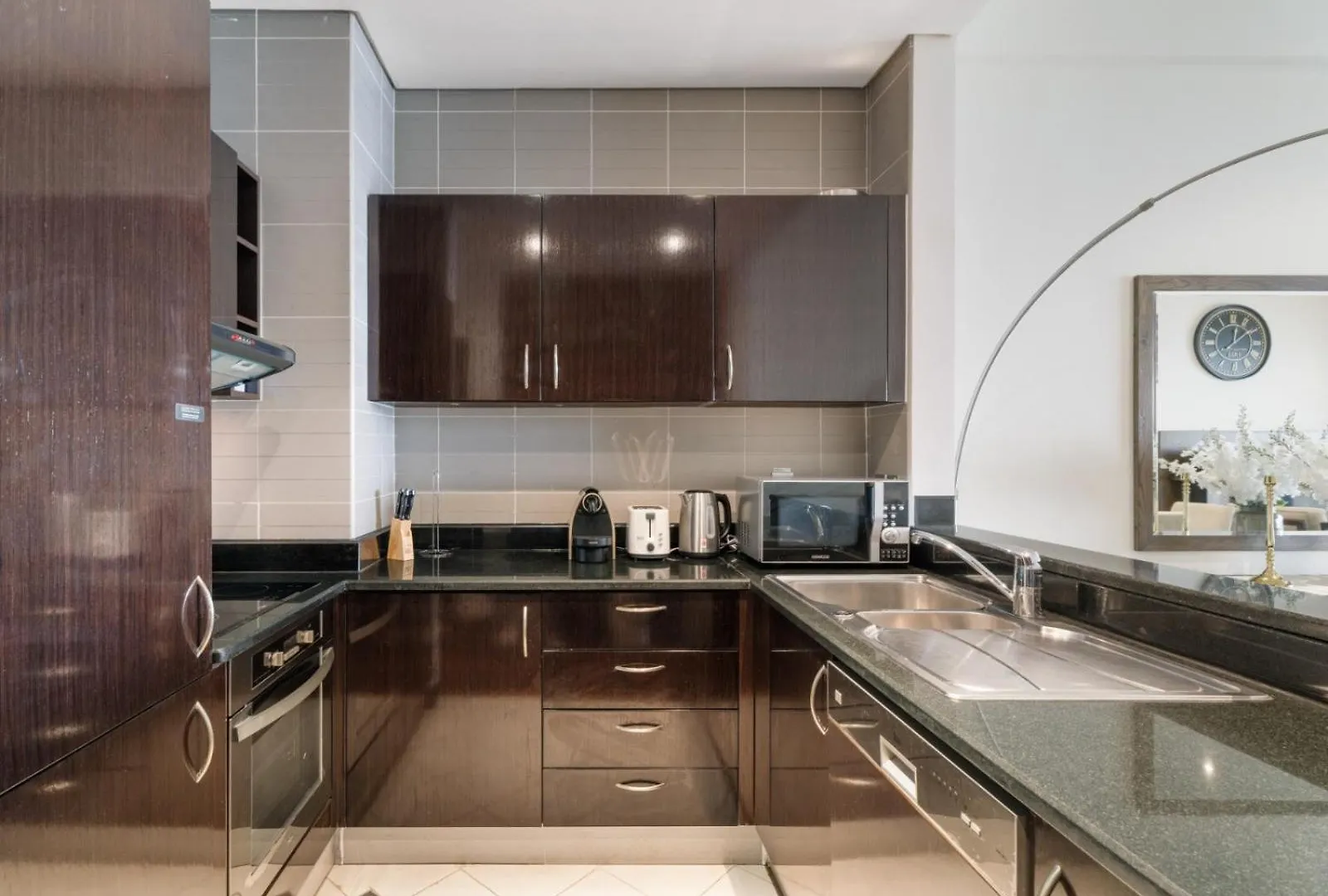 Apartment Seaside Elegance 1Bdr Stay In Royal Amwaj Dubai