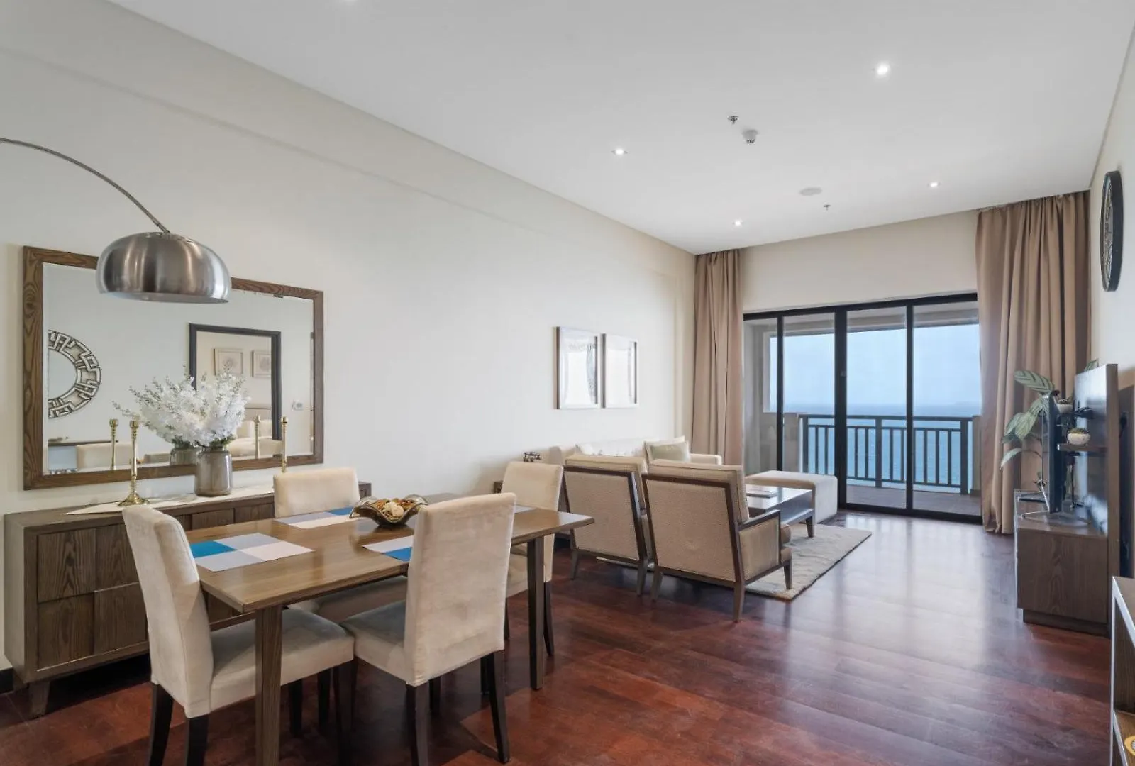 Seaside Elegance 1Bdr Stay In Royal Amwaj Dubai United Arab Emirates