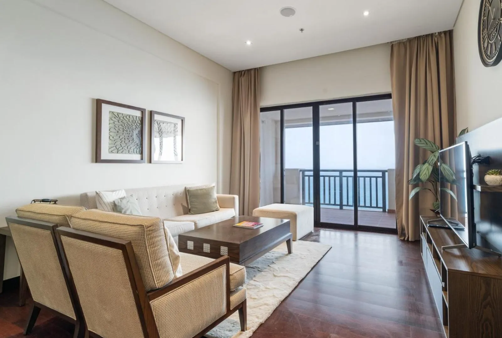 Seaside Elegance 1Bdr Stay In Royal Amwaj Dubai 0*,  United Arab Emirates