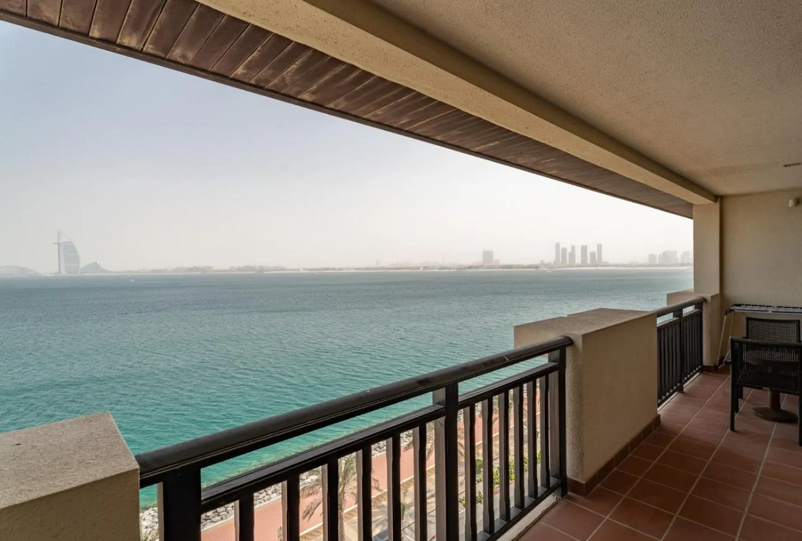 Seaside Elegance 1Bdr Stay In Royal Amwaj Ντουμπάι